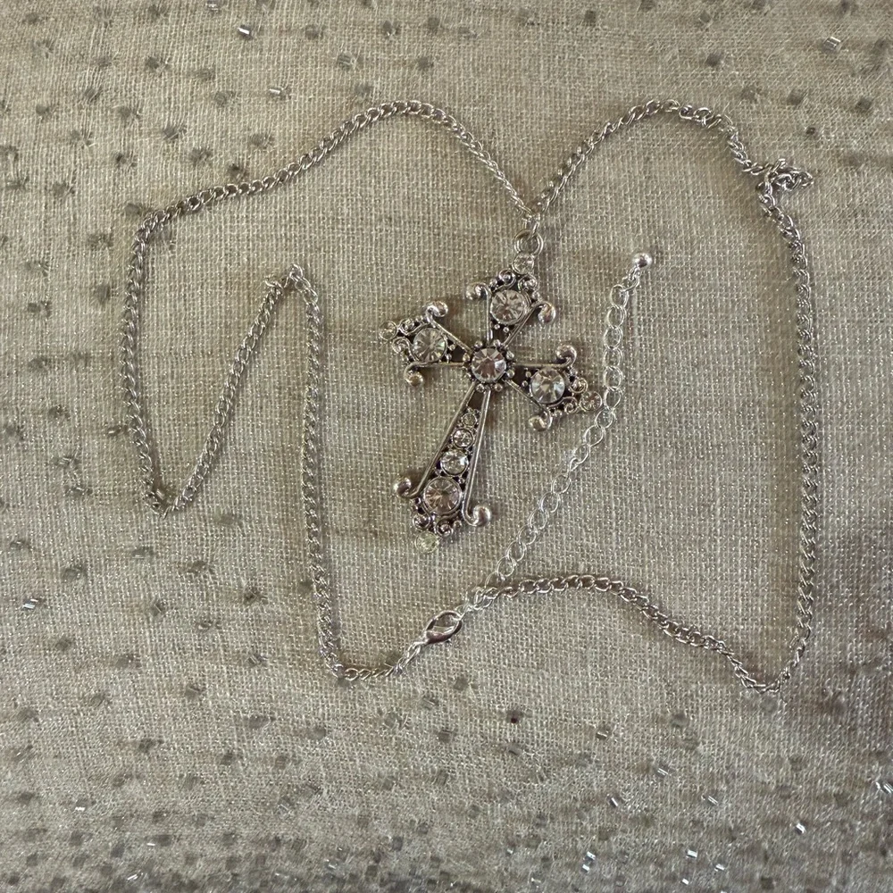 Elegant Silver Cross Pendant Necklace